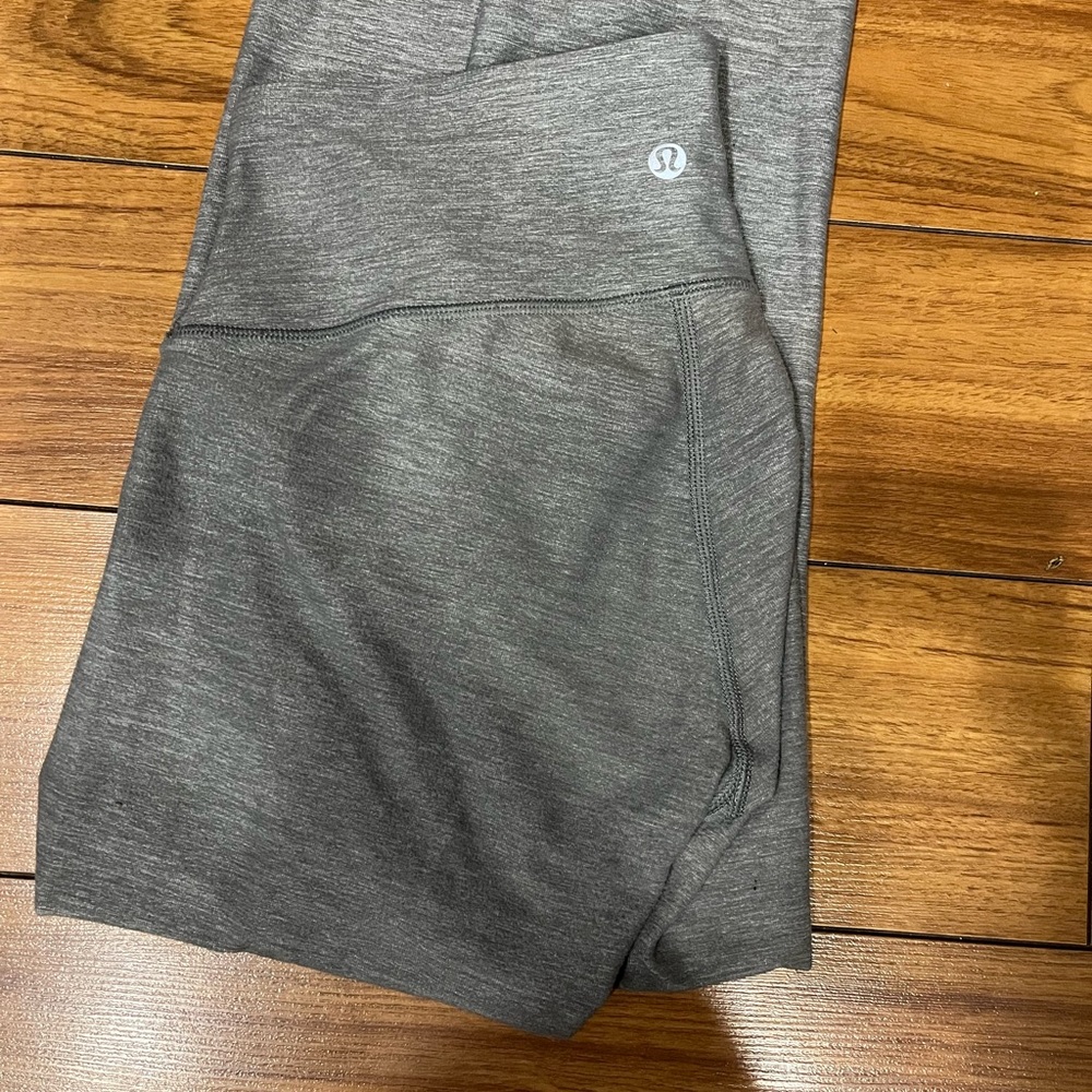 Lululemon cropped grey leggings